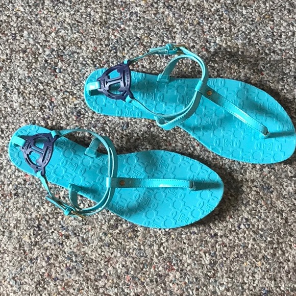 IVANKA TRUMP FLATS, Sz 8B - Picture 2 of 8